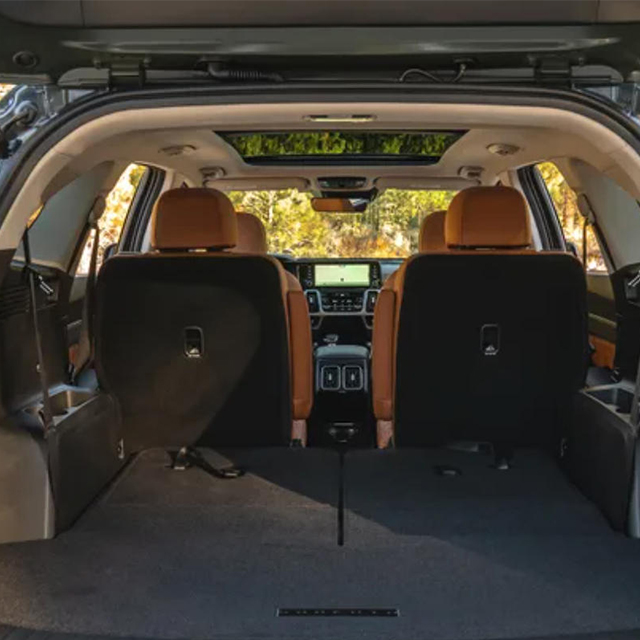 2010–Present Kia Sorento Cargo Tray | Expansive Boot Guard for Mid-Size SUVs