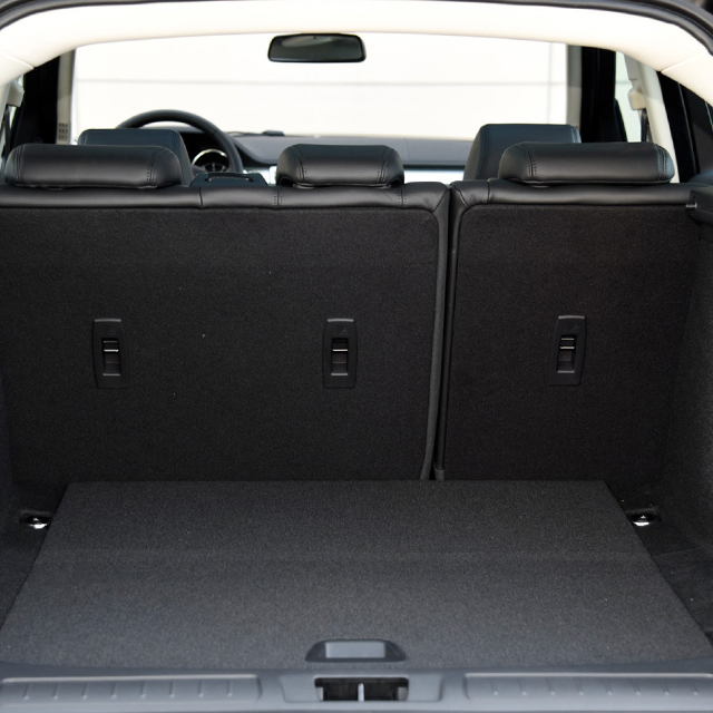 2013-2021 Range Rover Evoque Trunk Liner | Design Icon, Rugged Interior