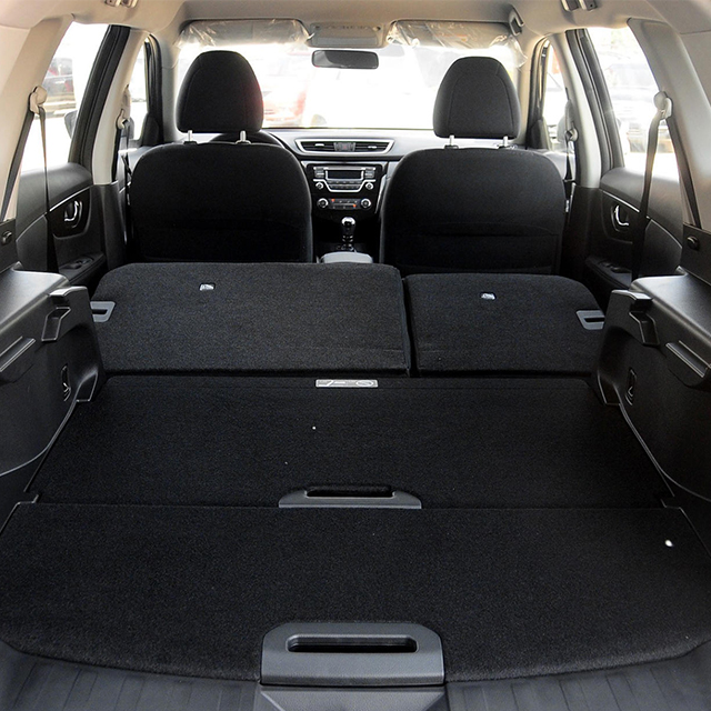 2008–2021 Nissan Qashqai Boot Guard | Stylish Trunk Safeguard for Compact Crossovers