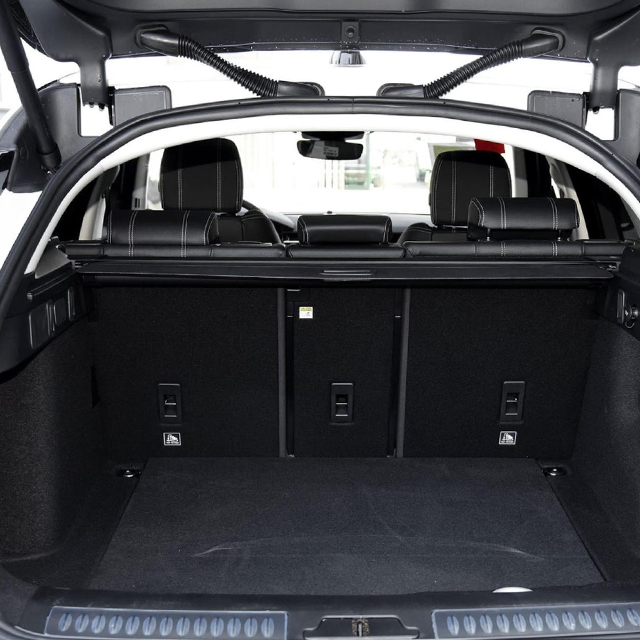  2017-2020 Range Rover Velar Trunk Mat | Avant-Garde Design, Practical Protection