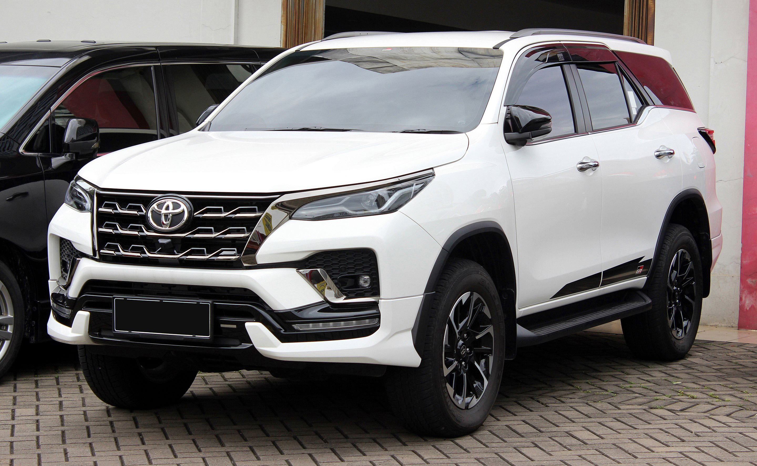 4×4 SUV Floor Liner India Wholesale fit 2015-Present Toyota Fortuner (AN150) 2nd-Gen
